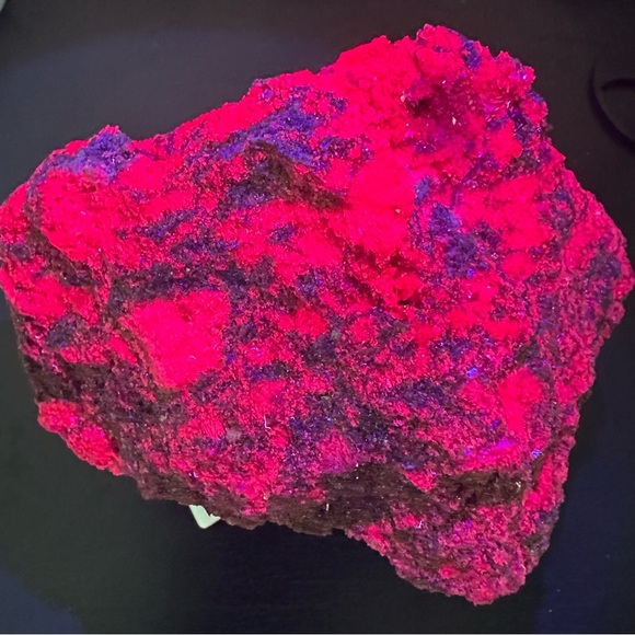 Ruby specimen - Picture 2 of 3